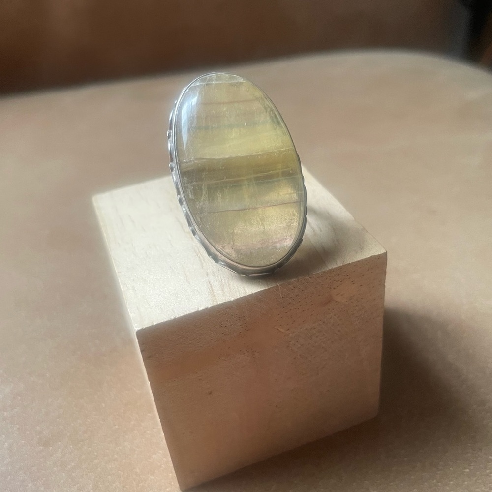 Vintage stone 925 marked sterling silver ring yellow